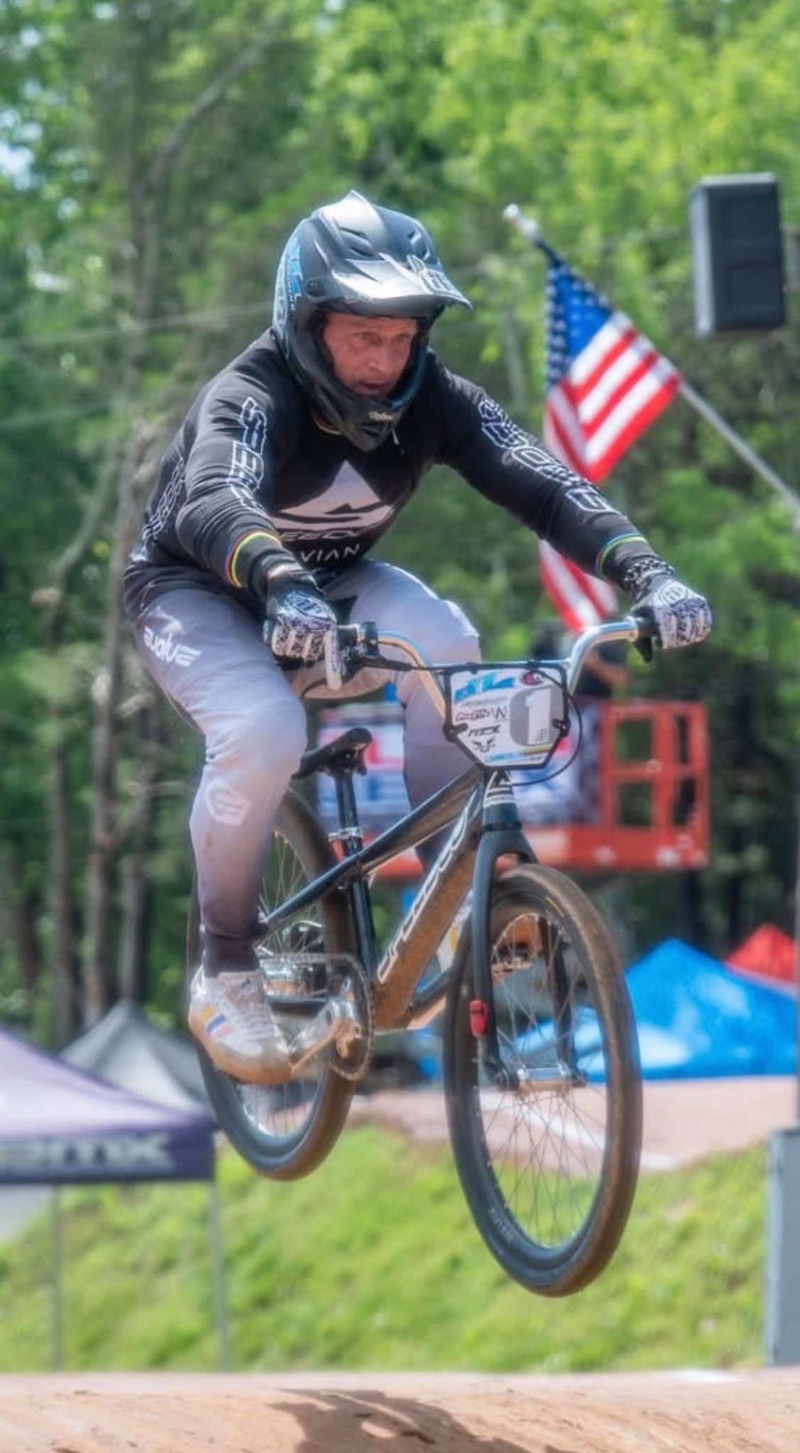 DL BMX competindo